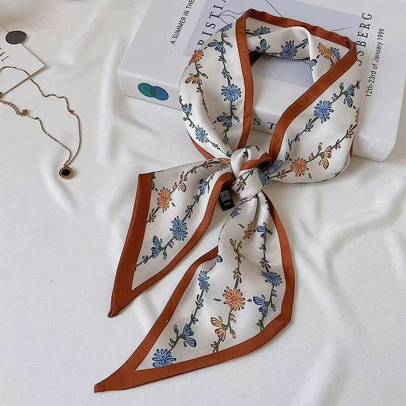 Lenço de Seda Floral Vintage p - Ethnic Fashion Design avaliação e preço