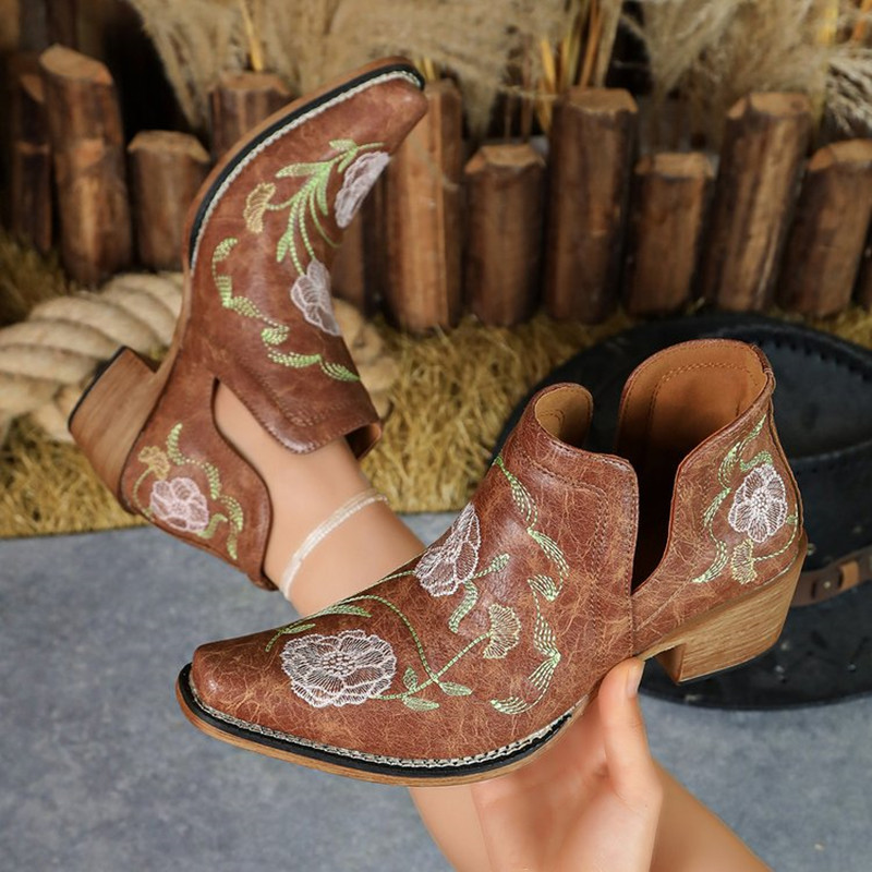 Novas Botas Curtas Bordadas Fe - New Ethnic Fashion avaliação e preço